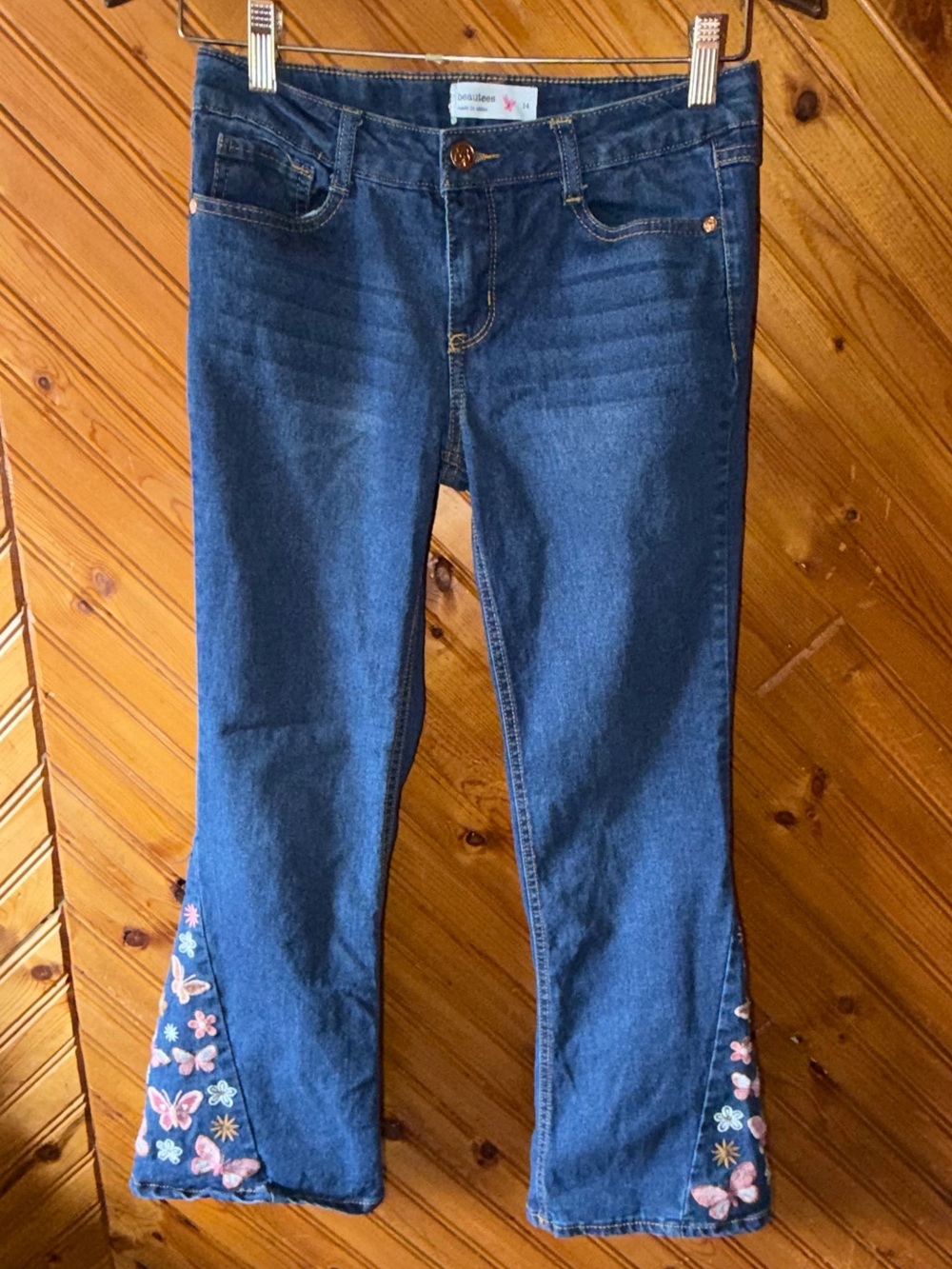 Butterfly and flower embroidered bell bottom jeans sz Y14